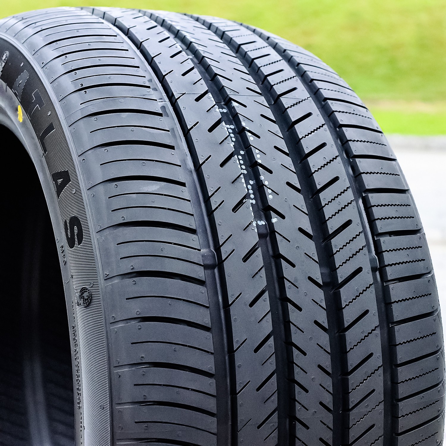 4 Tires Atlas Force UHP 245/30R20 90W XL A/S High Performance