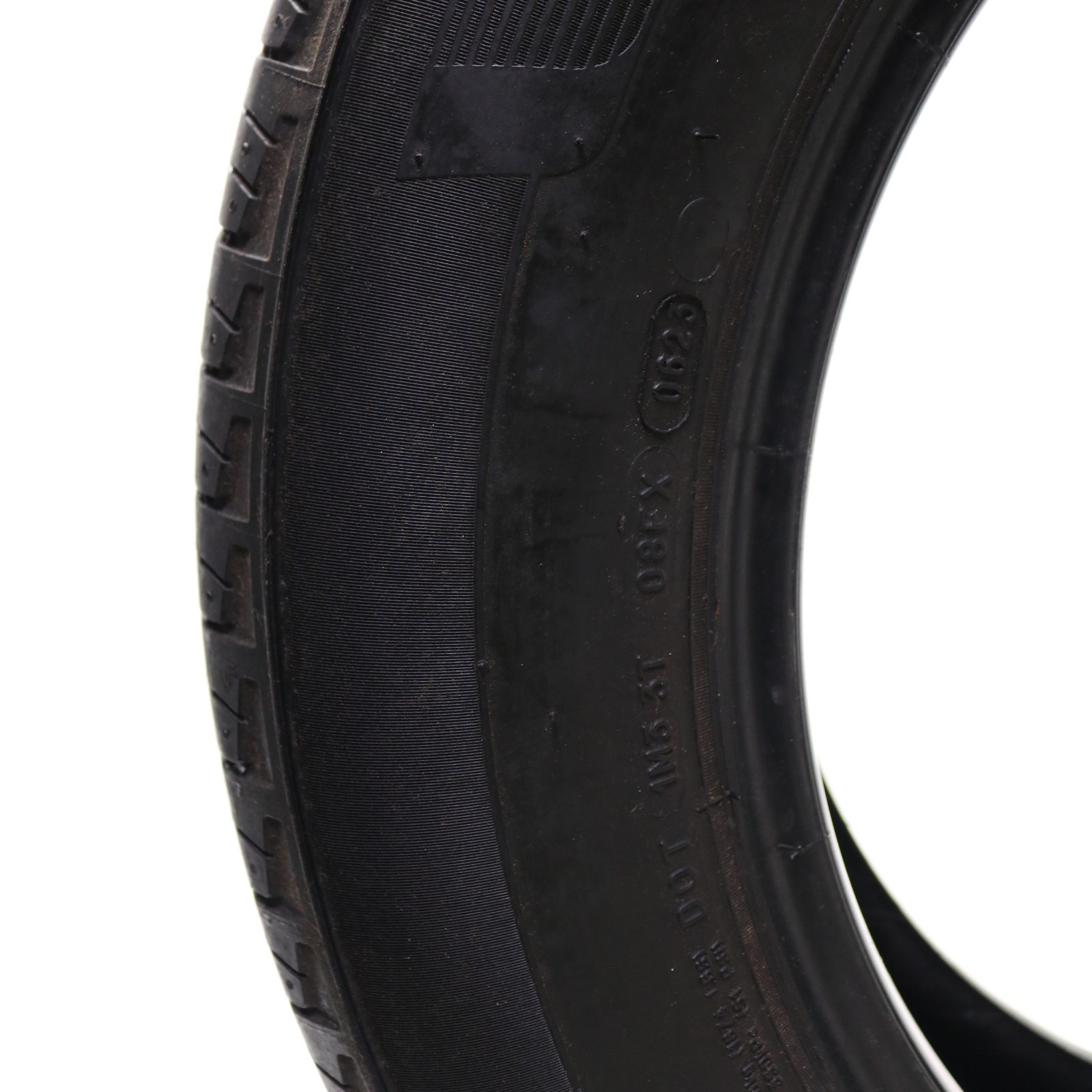 Set of 2 Used 225/65R17 Michelin Primacy A/S – 102H – 7.5-8.5/32