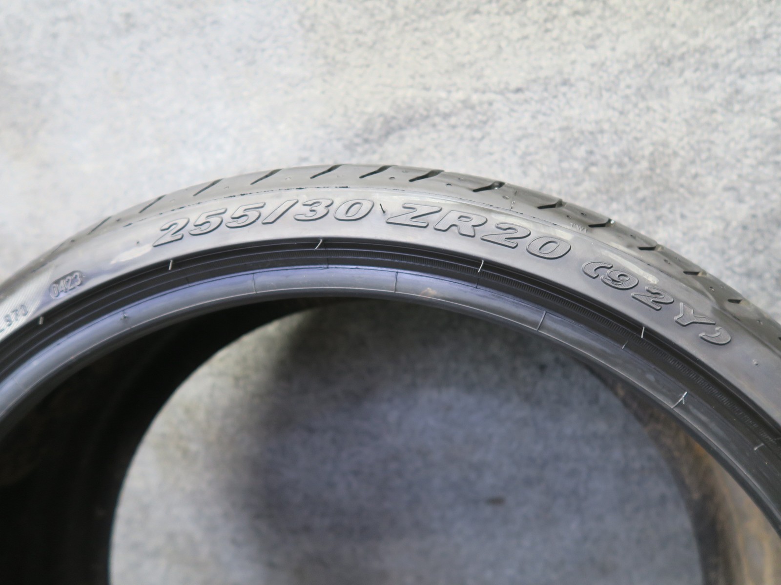 PIRELLI PZERO SUMMER TIRE 255/30 ZR20 92Y 0423 7/32 TREAD