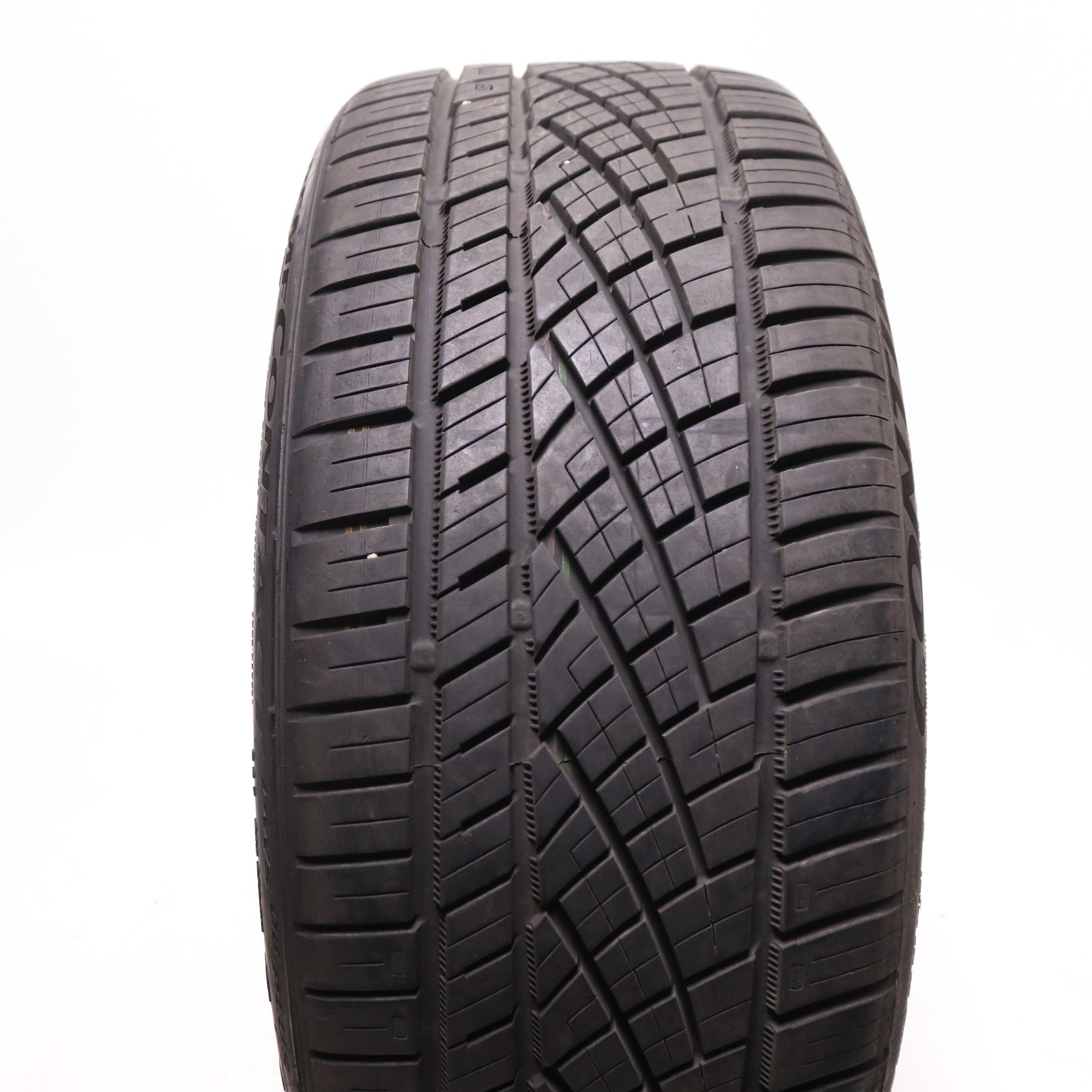 Used 235/35ZR20 Continental ExtremeContact DWS06 Plus – 92Y – 10/32 No Repairs