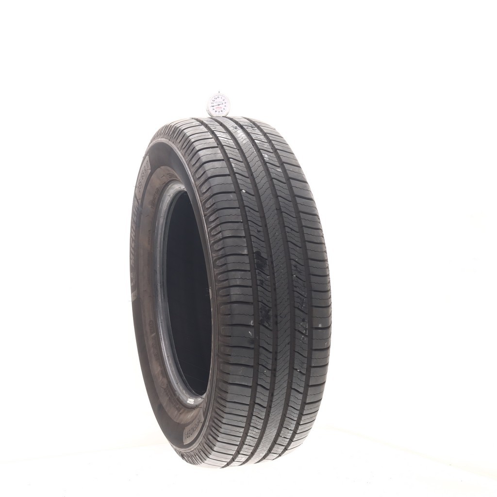 Set of (4) Used 235/65R17 Michelin Defender 2 104H – 9.5-11/32
