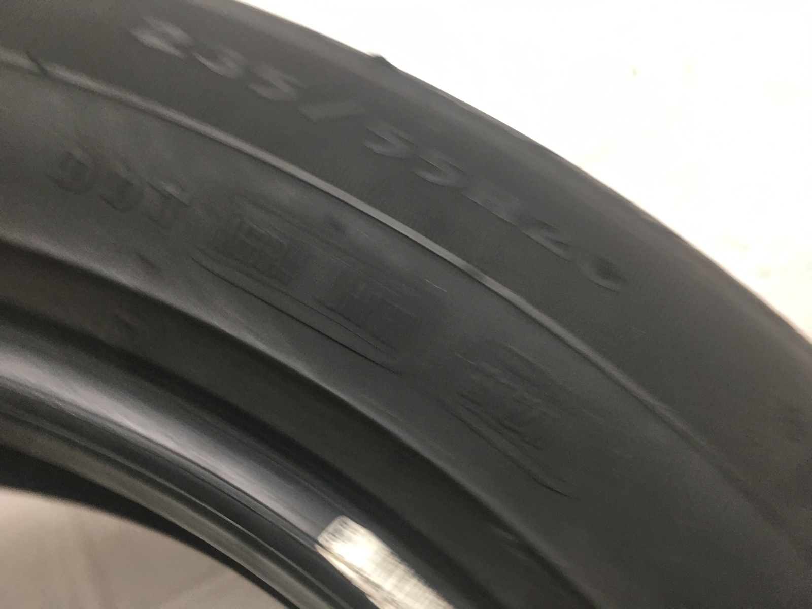[1] Goodyear Eagle Touring P235/55R20 235 55 20 Tire 7.0-7.5/32