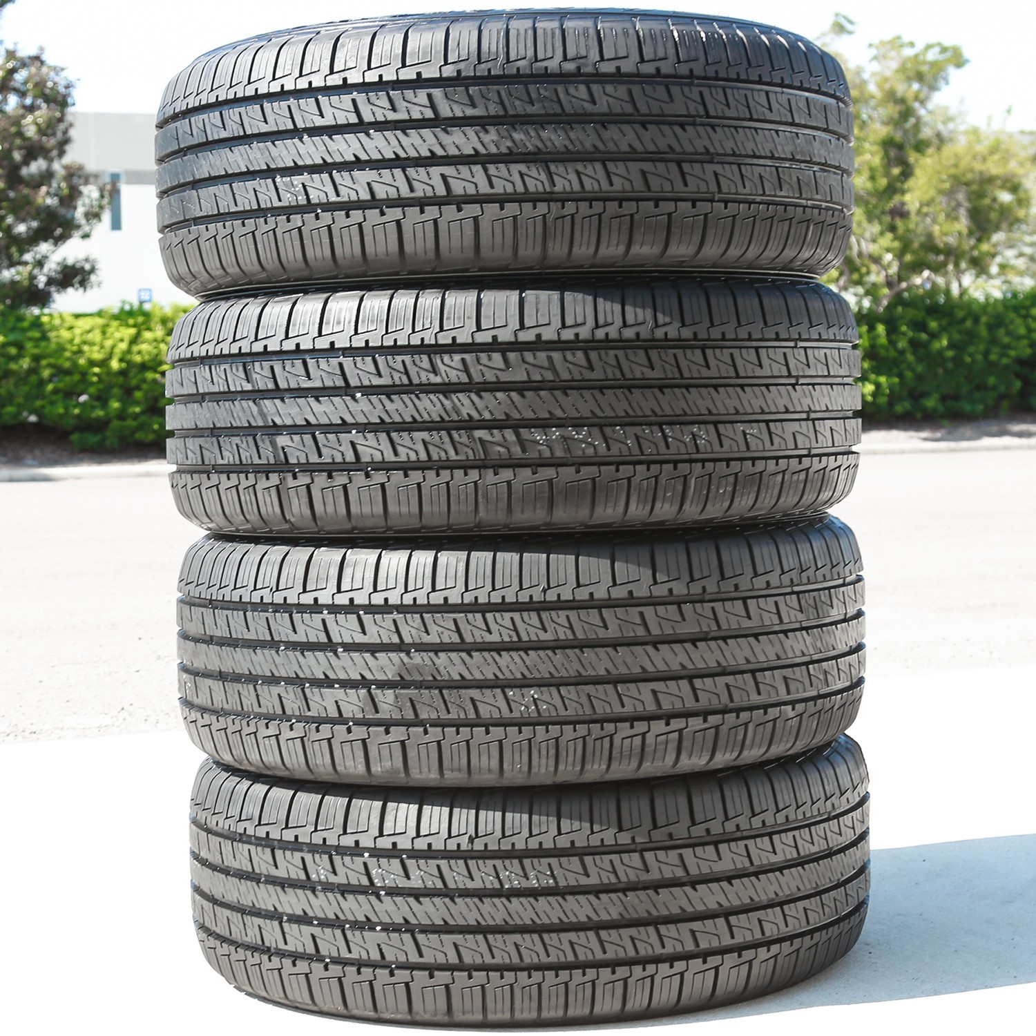 Tire Goodyear Assurance MaxLife 235/40R19 96V XL AS All Season TakeOff