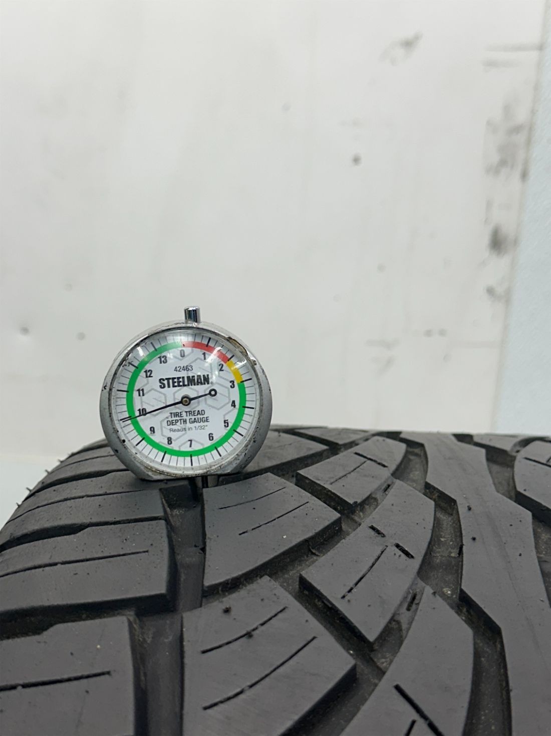 1 Used P305/40R22 Ohtsu ST 5000 All Season 114 H – 10/32