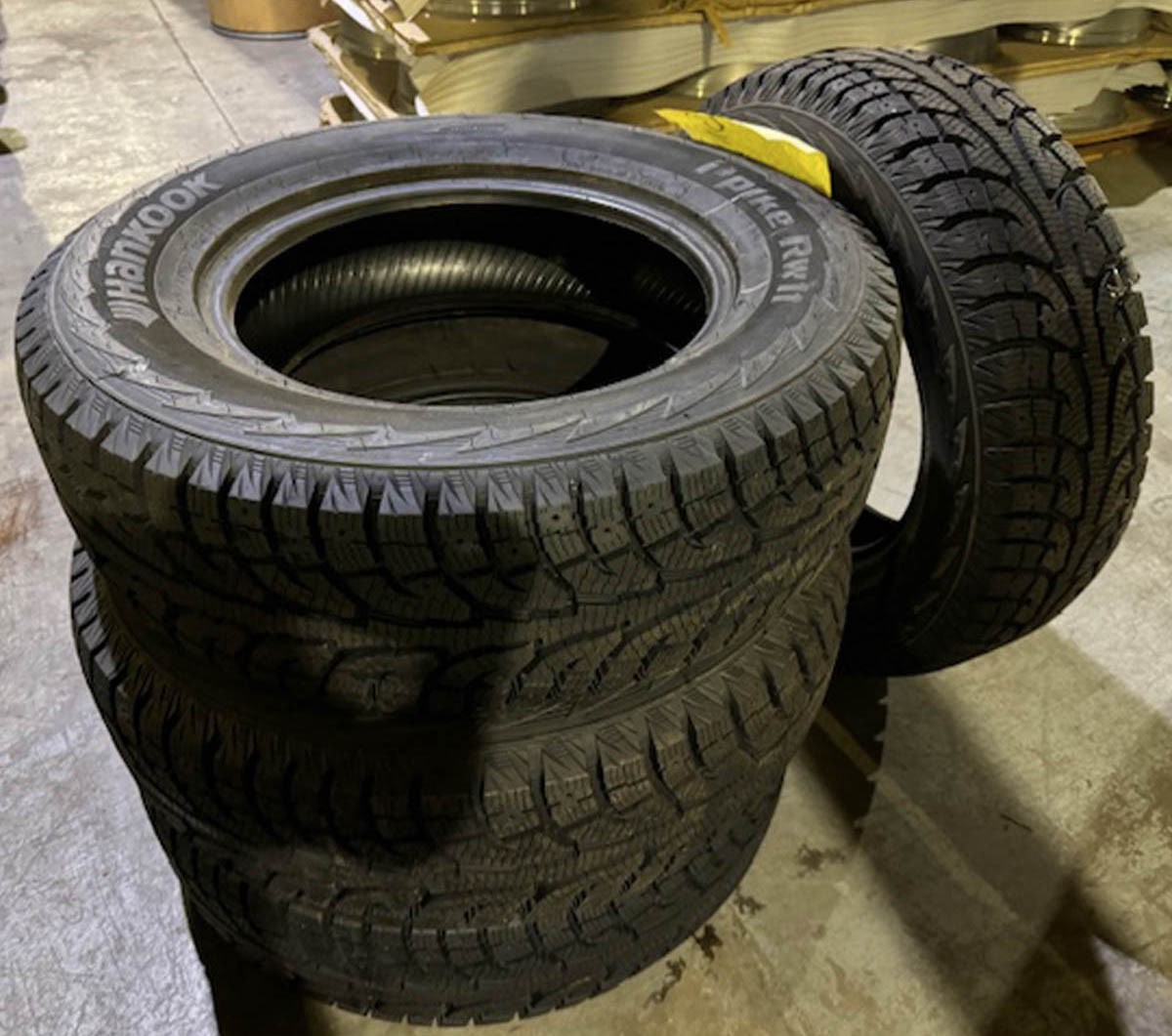 2457017 245/70R17 – 110t Hankook ipike rw11 tire set 10/32
