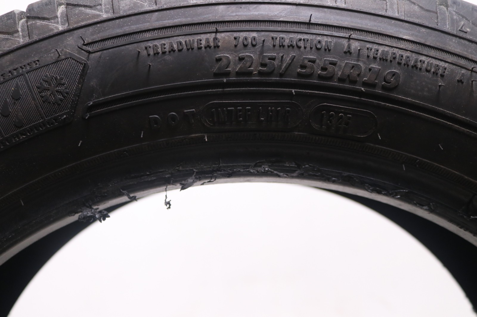 Set of 2 Used 225/55R19 Goodyear Assurance WeatherReady 2 – 103V – 9.5-10.5/32