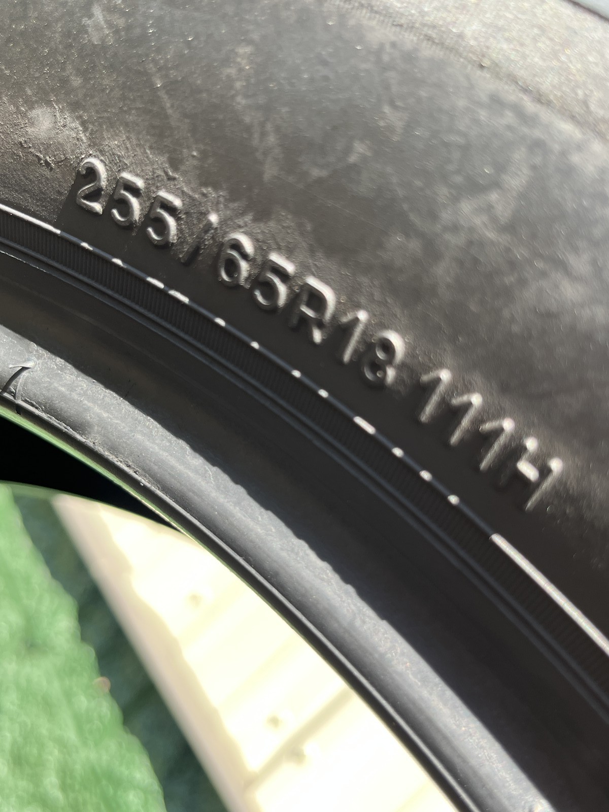 1 Tire Michelin Defender 2 255/65R18 111H DOT.2724 8.25/32 NO Patch