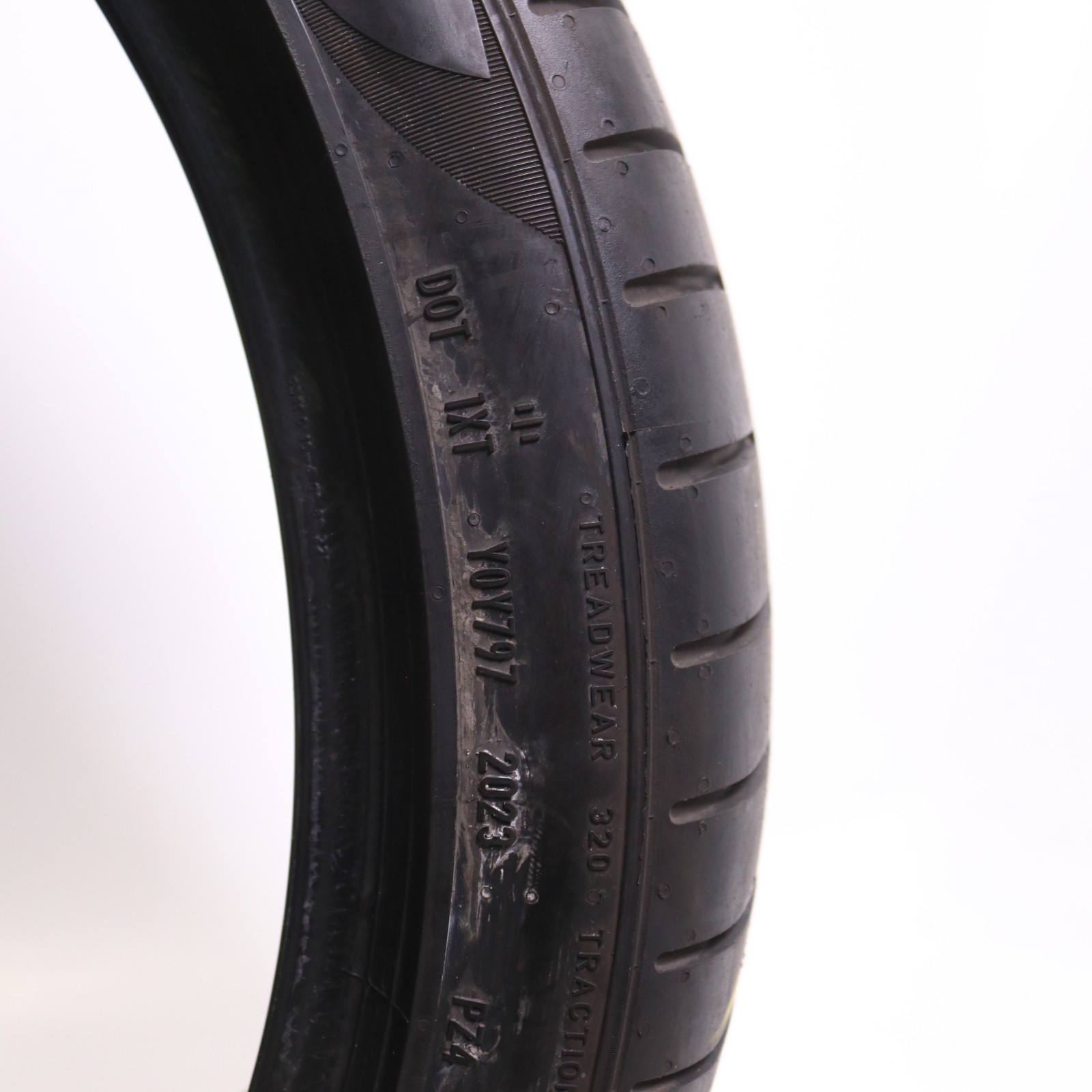 Set of 2 Used 275/35R20 Pirelli P Zero PZ4 Run Flat – 102Y – 6-7/32 No Repairs