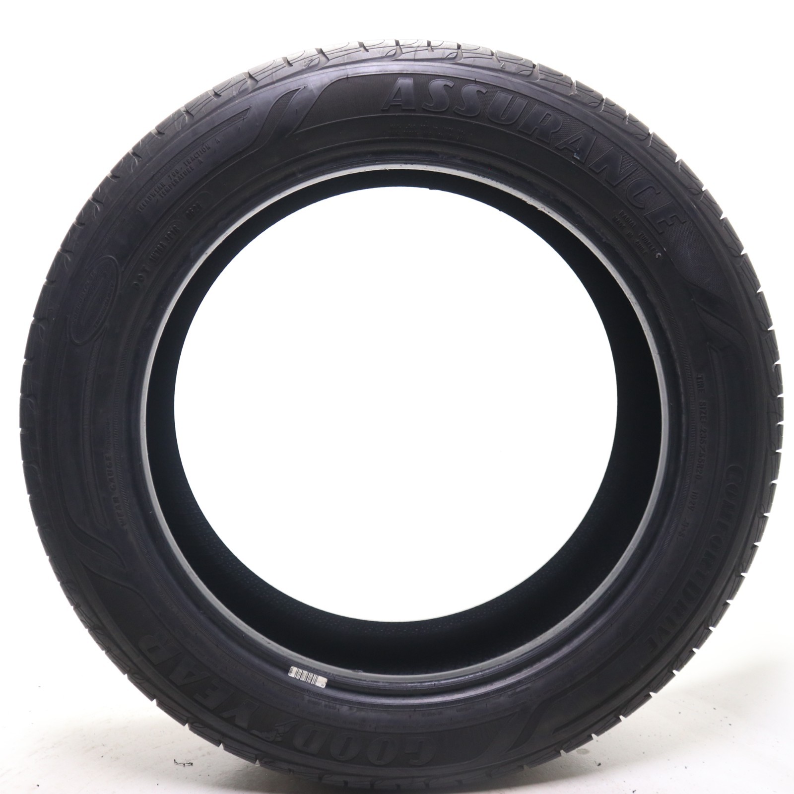 Set of 4 Used 235/55R20 Goodyear Assurance ComfortDrive – 102V – 9-10/32