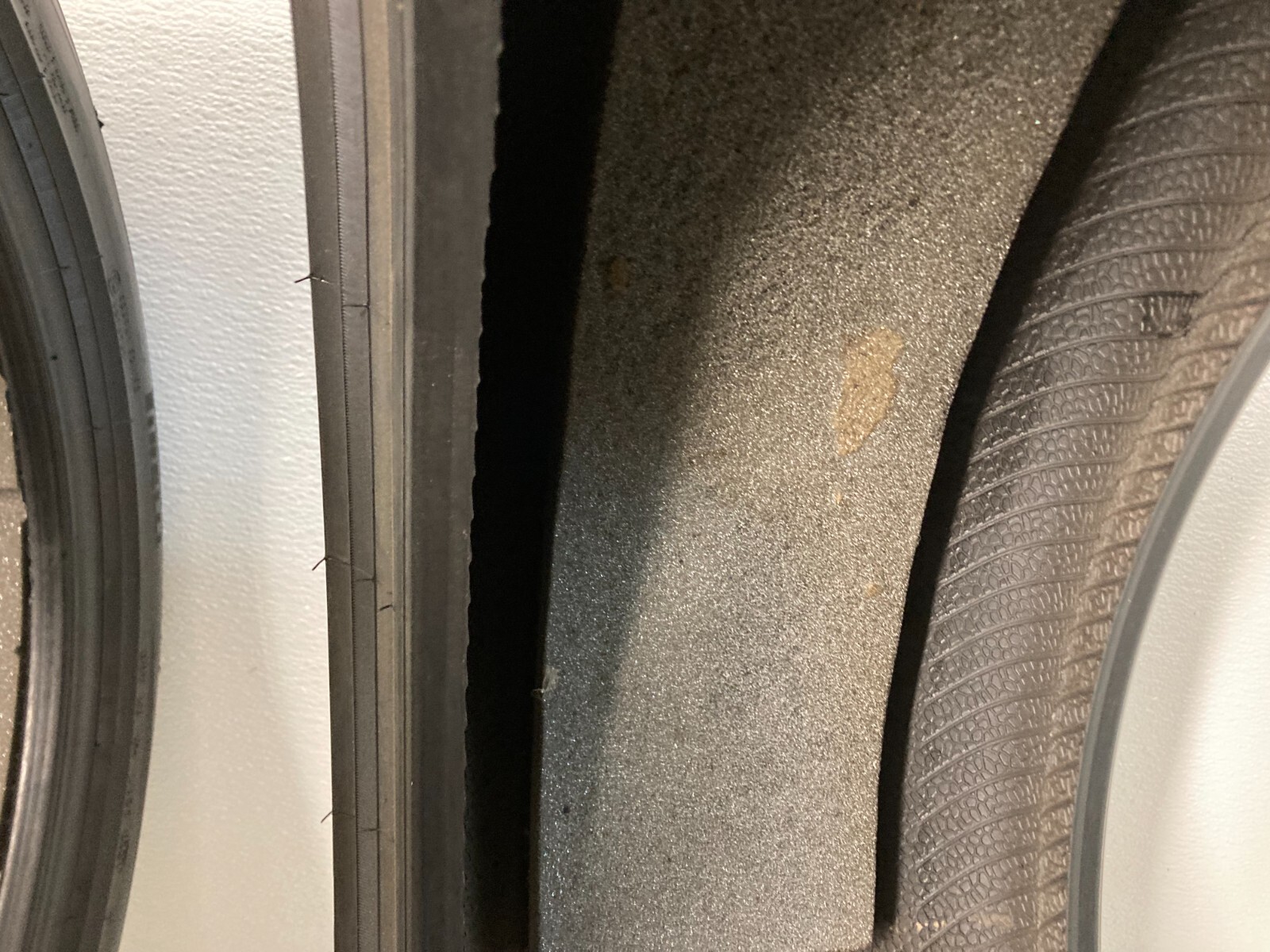 NO SHIPPING ONLY LOCAL PICK UP 2 Tires 255 40 21 Pirelli Scorpion Zero VOL