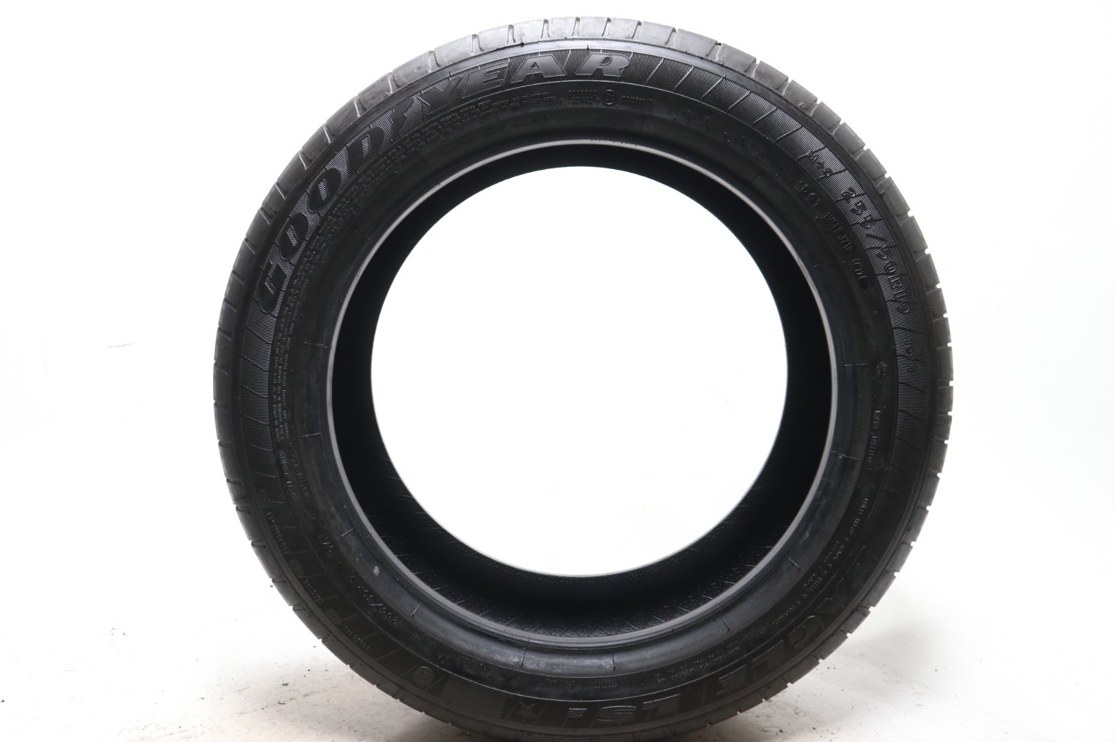 Set of 2 Used 255/50R19 Goodyear Eagle LS-2 Run Flat – 107H – 8.5-9.5/32