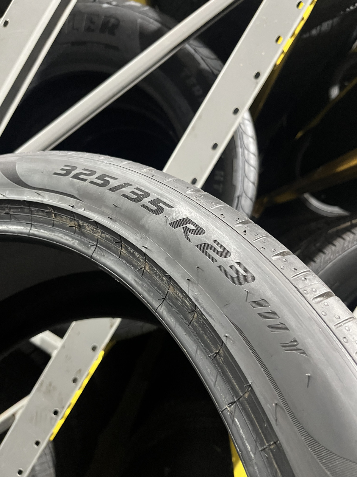 1 Tire Pirelli P Zero PZ4 MO-S PNCS 325/35R23 111Y DOT.1524 4.5/32 NO Patch
