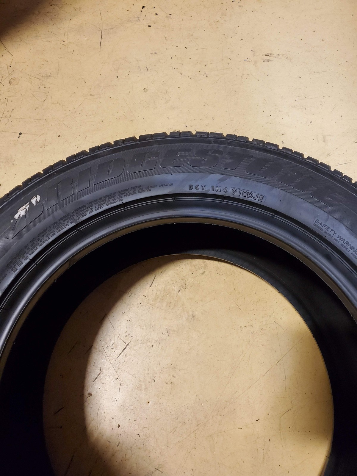 NOS BRIDGESTONE DUELER H/L RFT 400 P 255 55 18 109H XL ALL SEASON TIRE 058234