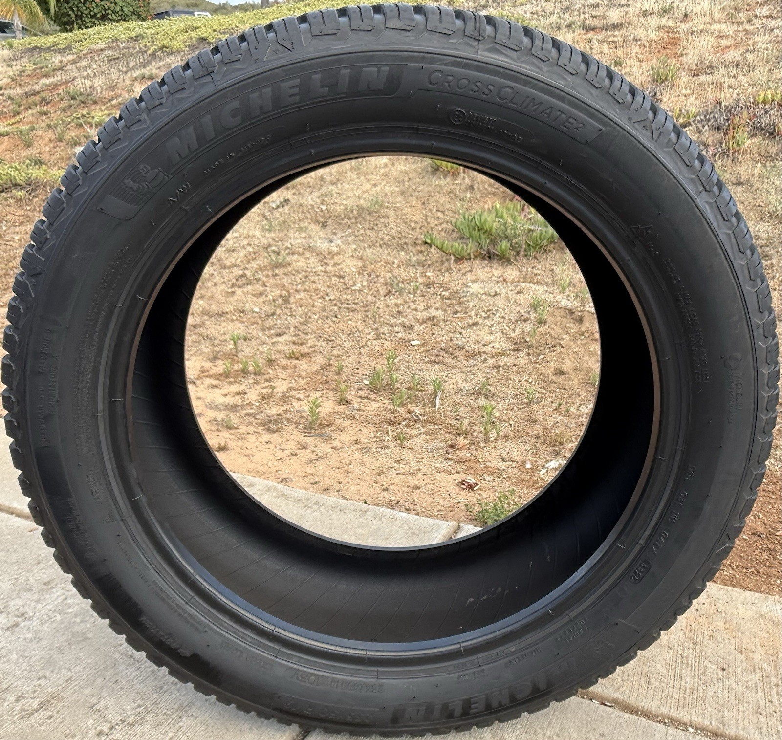 Set of FOUR BRAND NEW 235/50R19 103V Michelin CrossClimate 2 Tires 2355019
