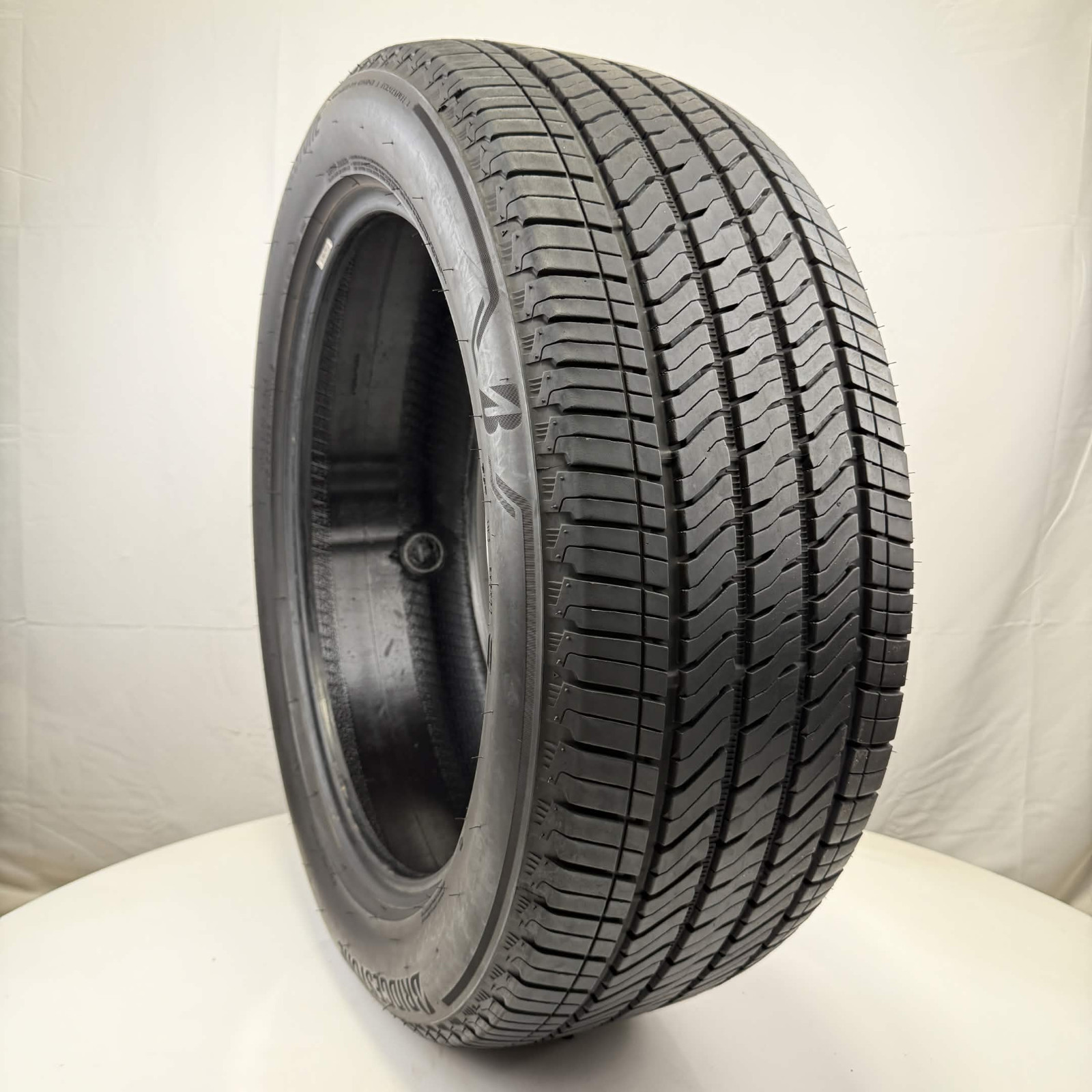 Used 275/50R22 Bridgestone Alenza A/S 02 111T 8.5/32 (DOT 25)