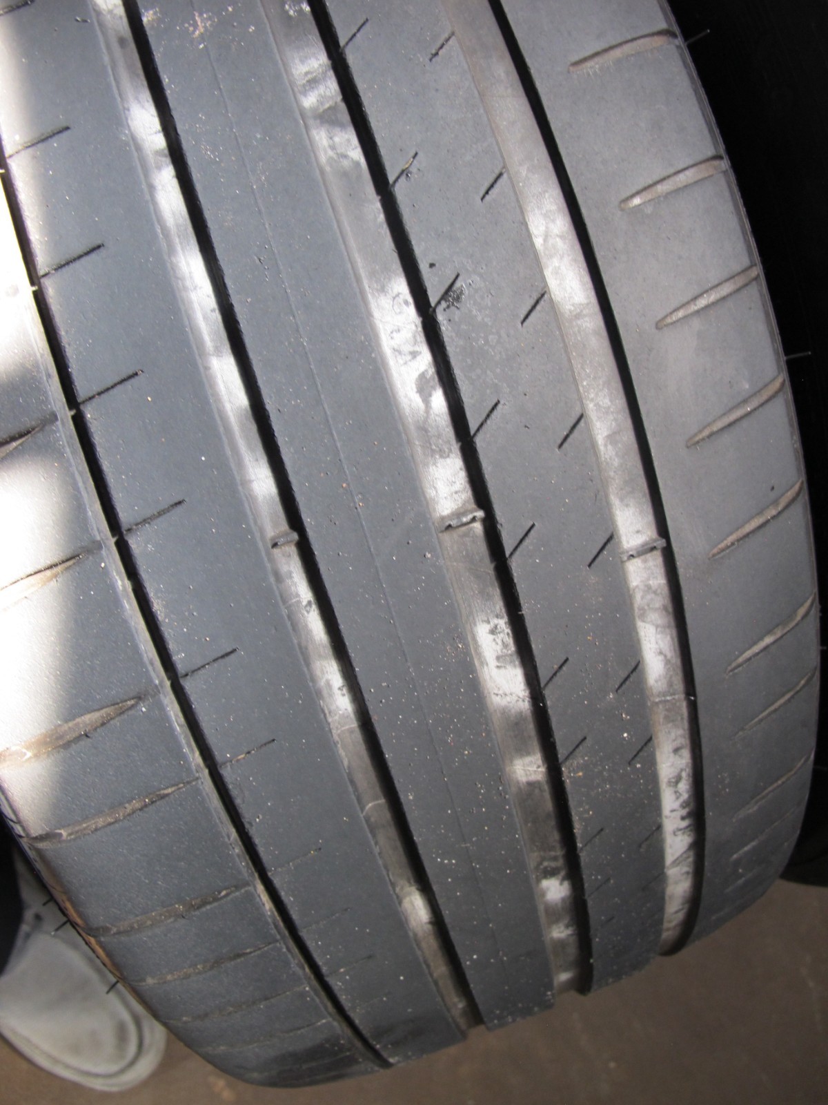 Used 255/40ZR20 Michelin Pilot Sport All Season 4 – 101Y – 4.5-5/32 One Plugged