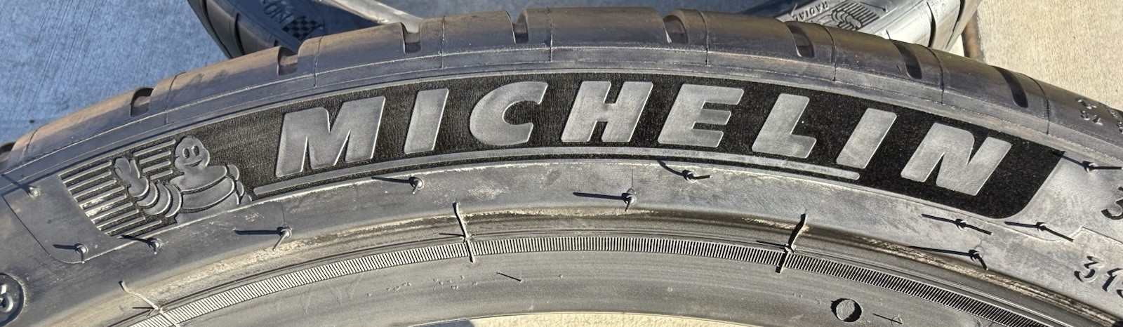 Set of TWO BRAND NEW 315/30ZR22 (107Y) Michelin Pilot Sport 4S Tires 3153022