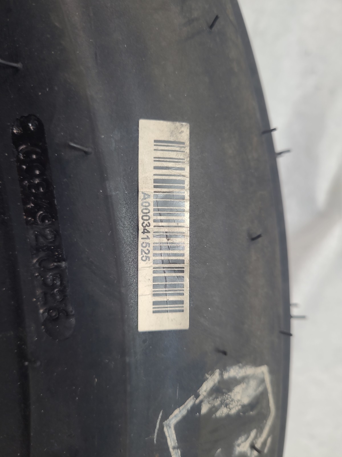 Harvest King 9.5 L 15 Farm Implement Tire 8 ply Tubeless 9.5L-15
