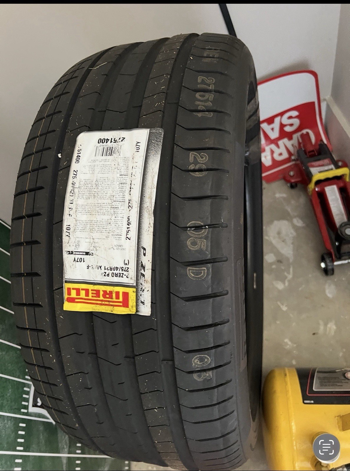 Pirelli P Zero PZ4 Tire
