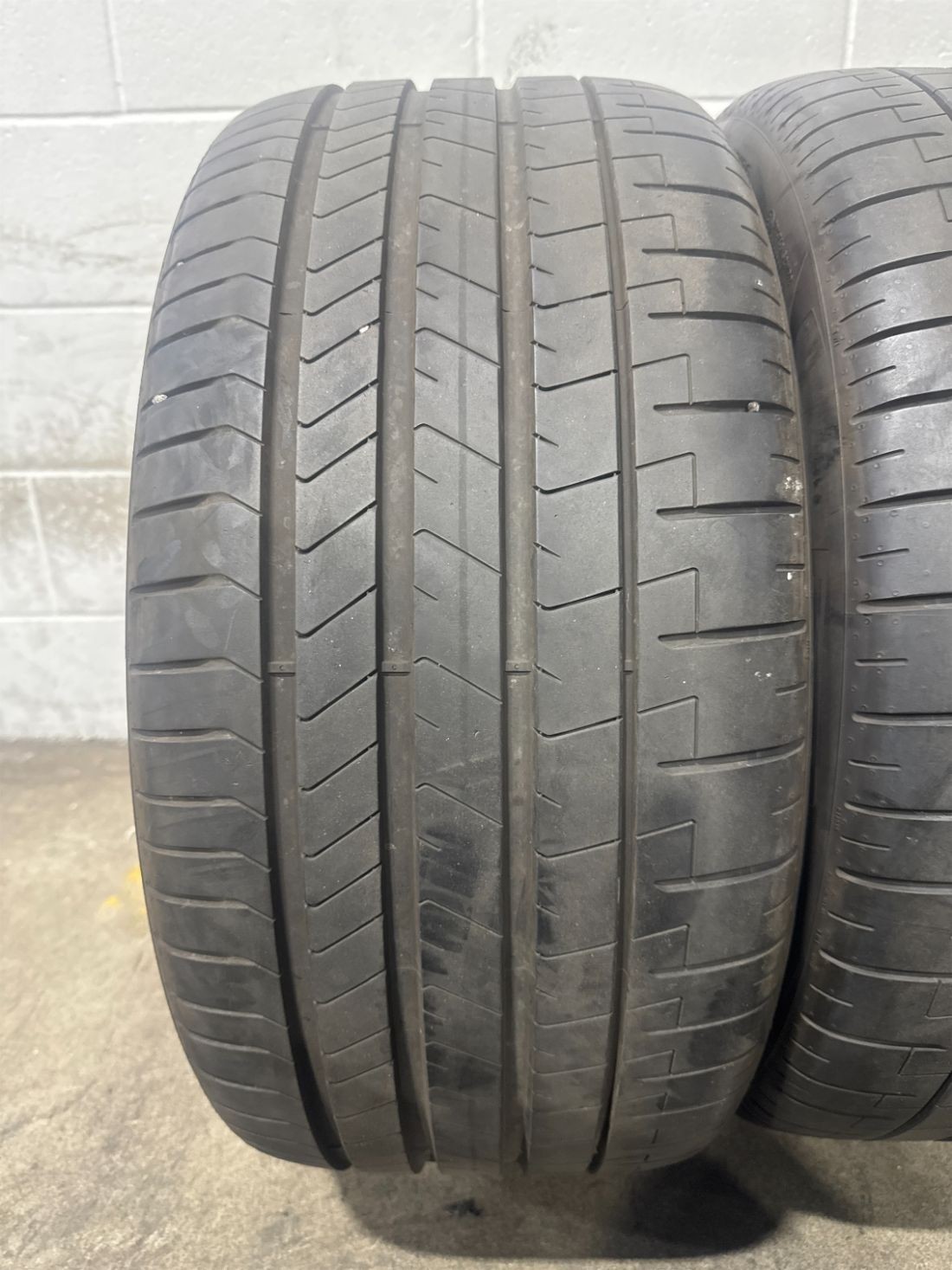 2x P315/35R22 Pirelli P Zero PZ4 RSC Run Flat KS 8/32 111 Y Used Tires 3153522