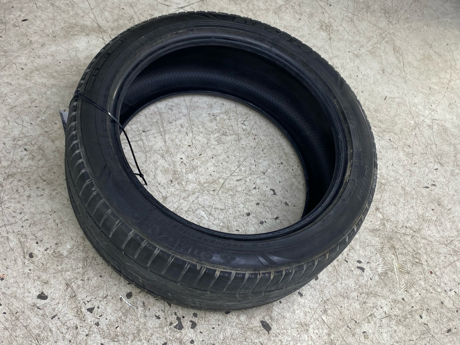 2022 2.5L FWD SUMITOMO HTR A/S P03 255/45R/20 TIRE DOT 1323 3/32 DEPTH TREAD