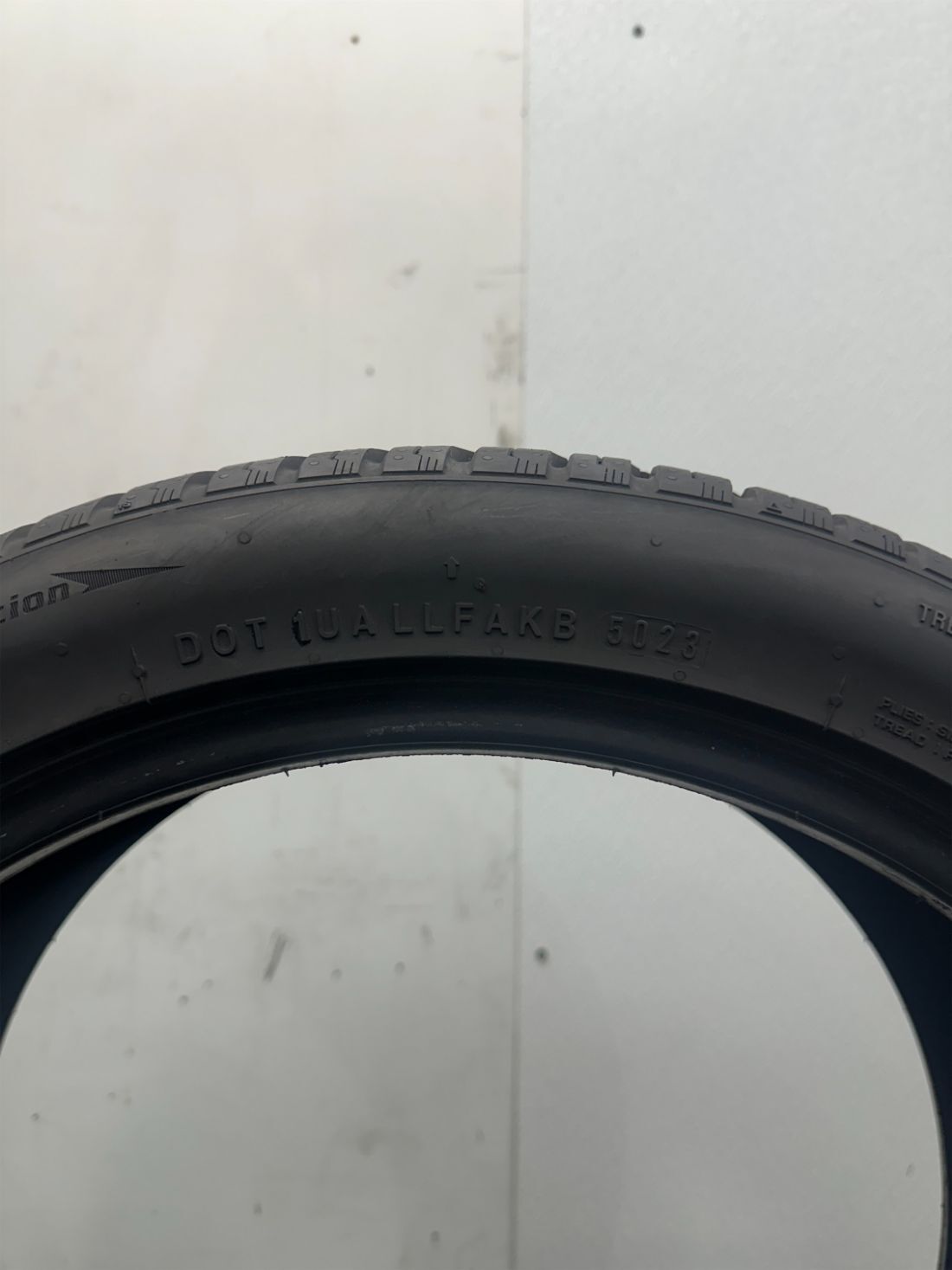 1 Used P235/40R18 Nexen N blue 4 season 2 95 Y – 10/32