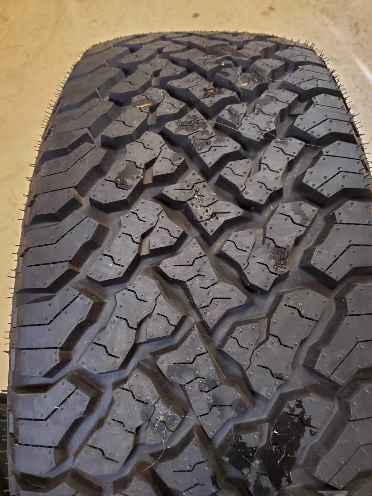 ATLANDER ROVERCLAW A/T RWL LT 285 55 20 122/119T 10PLY ALL TERRAIN TIRE ATL1441