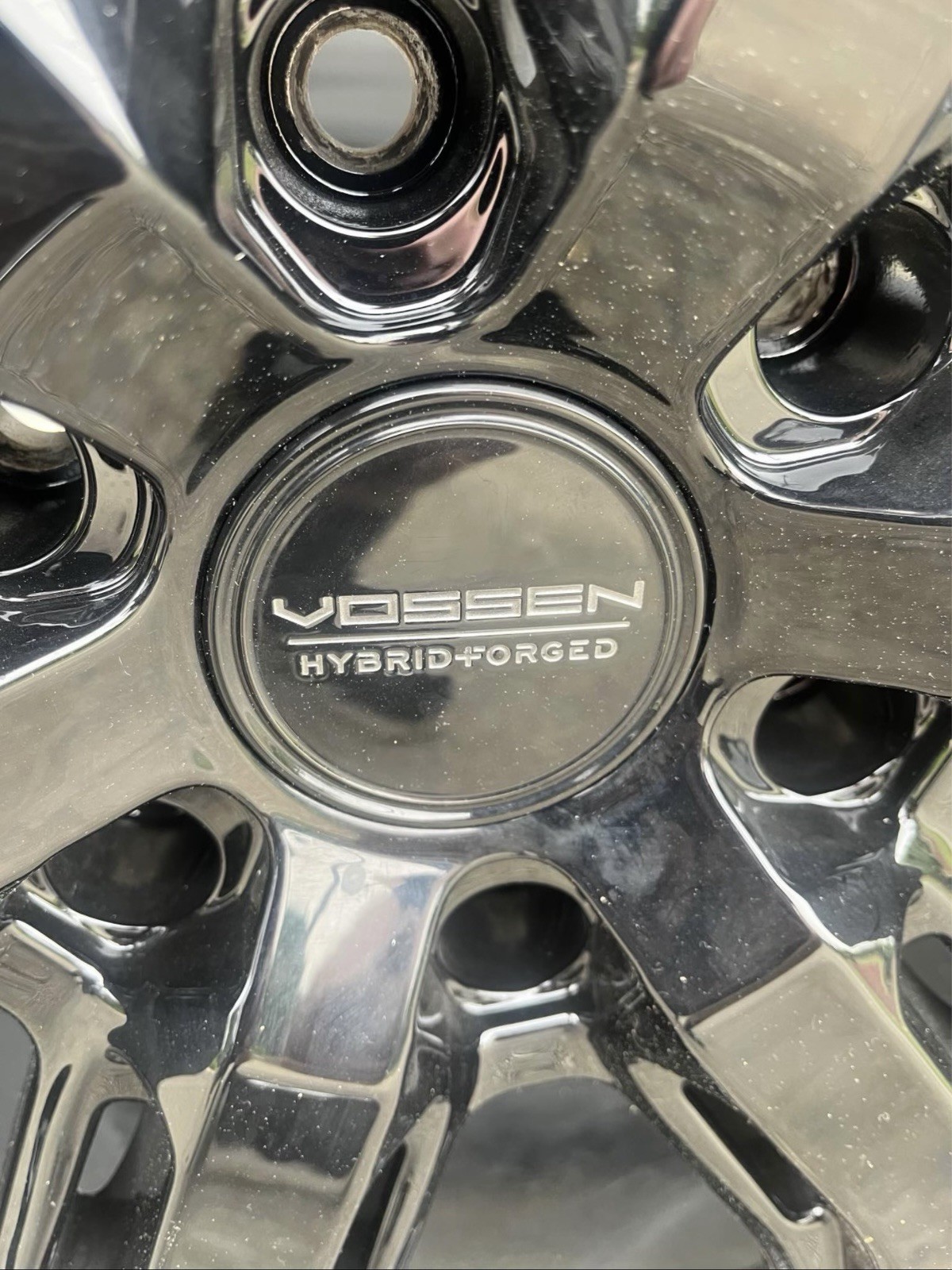 ONE Vossen HF6-4 24×10 6×139.7 6×5.5 Toyo Tire 285/40/24 Almost new 99% tread