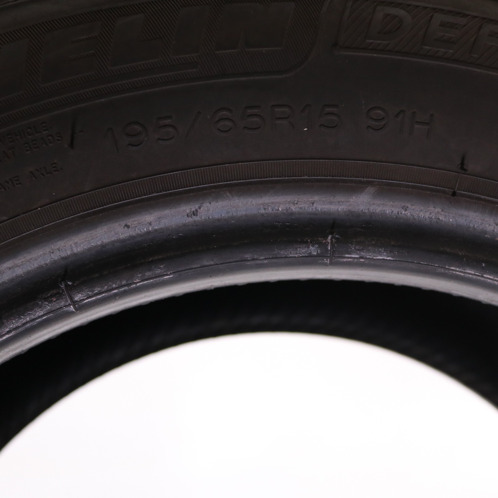Set of 4 Used 195/65R15 Michelin Defender T+H – 91H – 8-9/32