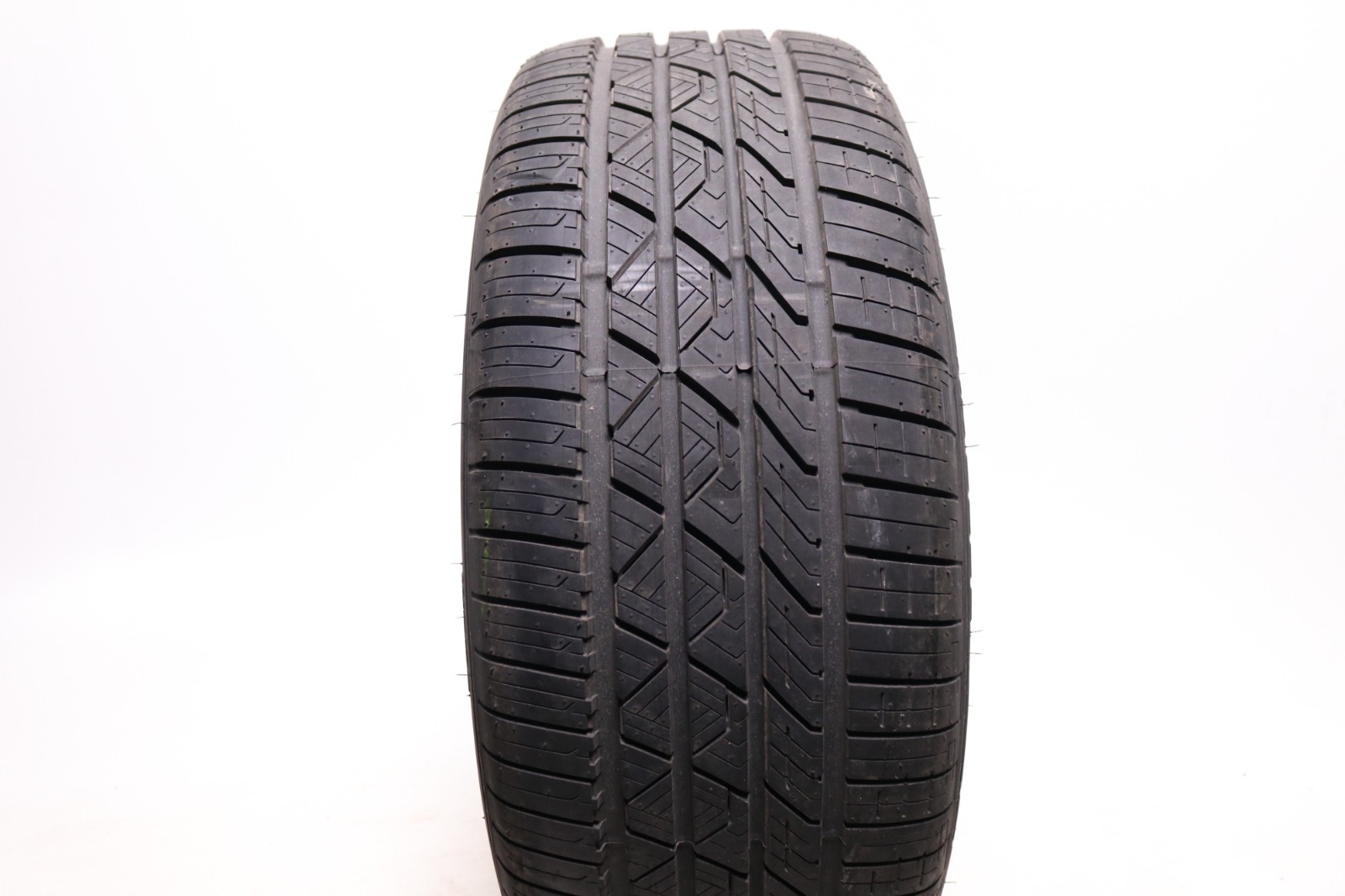 Set of 2 Take Off 245/45ZR19 Road Hugger GTZ – 102W – 9.5-10.5/32 No Repairs