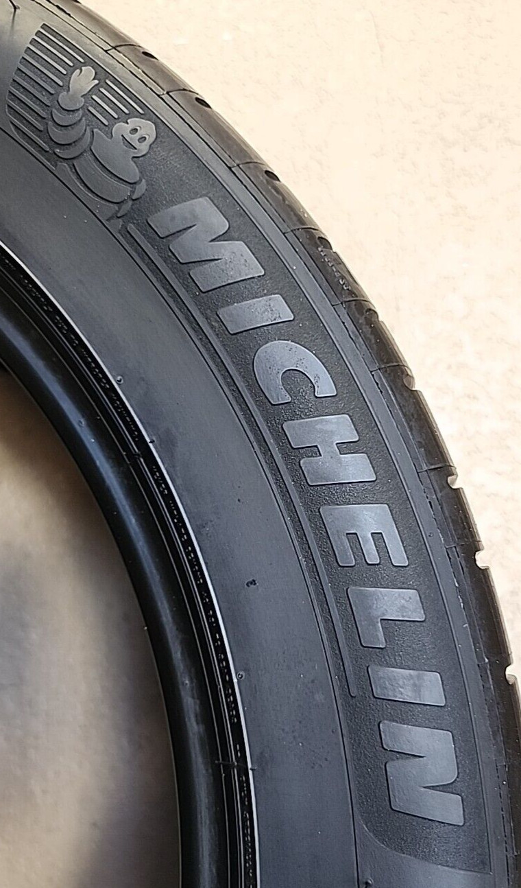 285/45ZR20 112Y Michelin Pilot Sport All Season 4 10/32 DOT 0124 2854520
