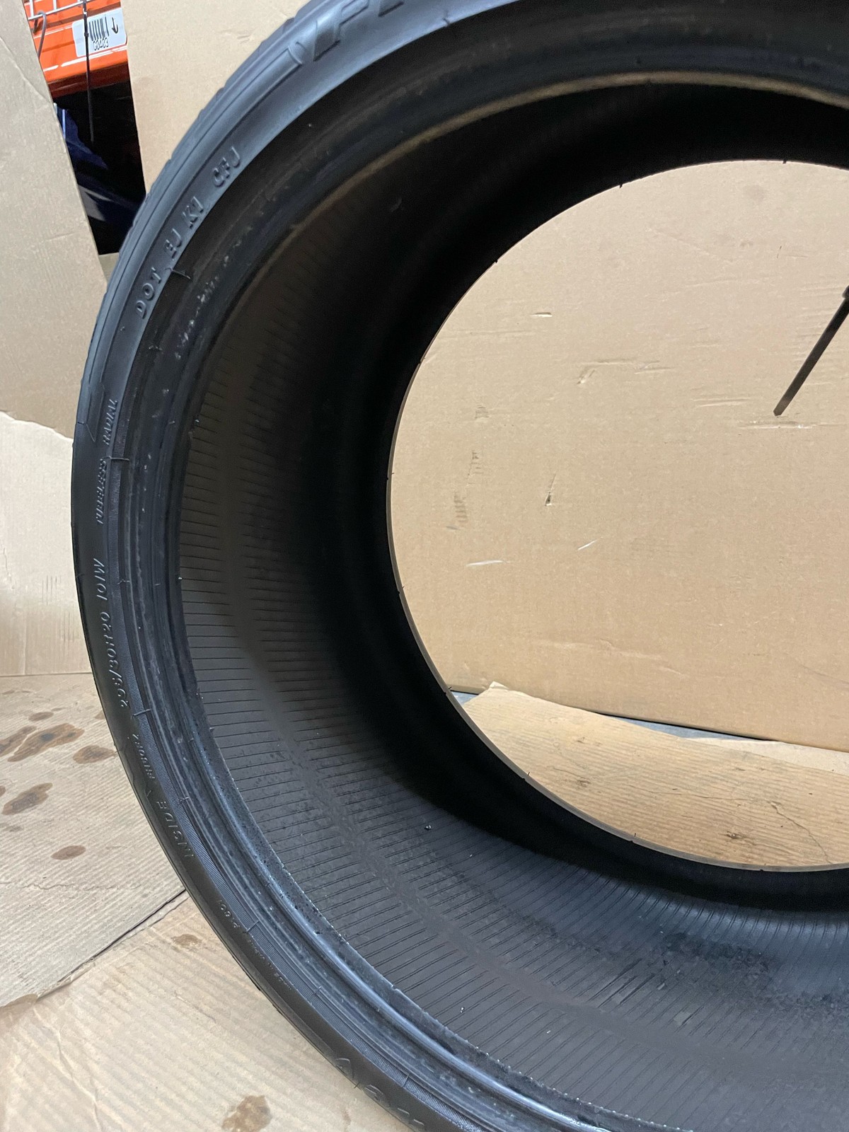 (A) FIRESTONE FIREHAWK INDY 500 295/30R20 93W 7/NDS DOT 1323