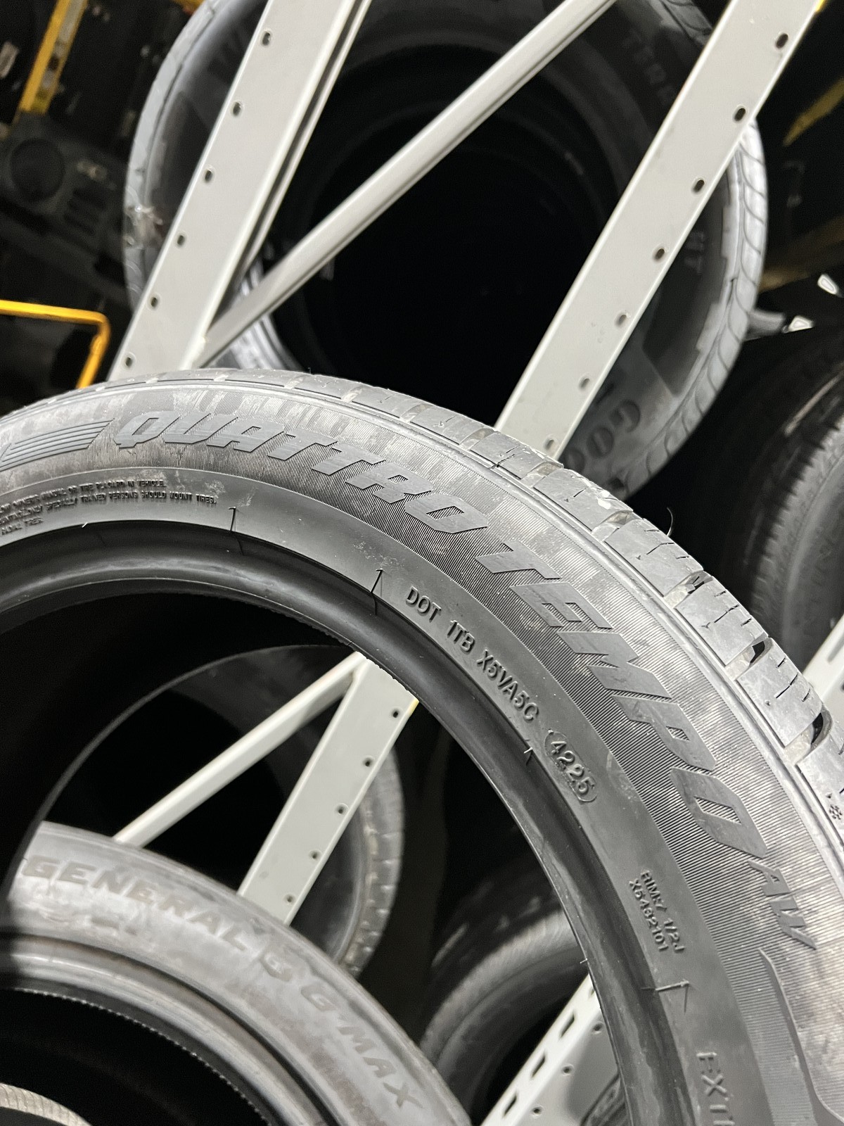 Set Of 2 Lexani Quattro Tempo Tour AW 235/50R18 101V DOT.4225 9.75./32 NO Patch