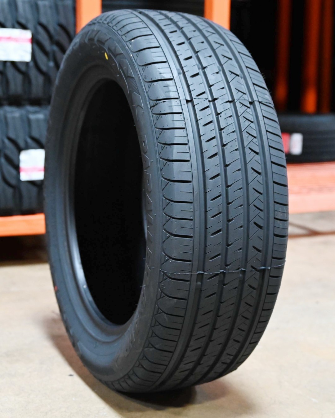 1 NEW ATLAS PARALLER 4X4 HP 235/65R18 106H Tire