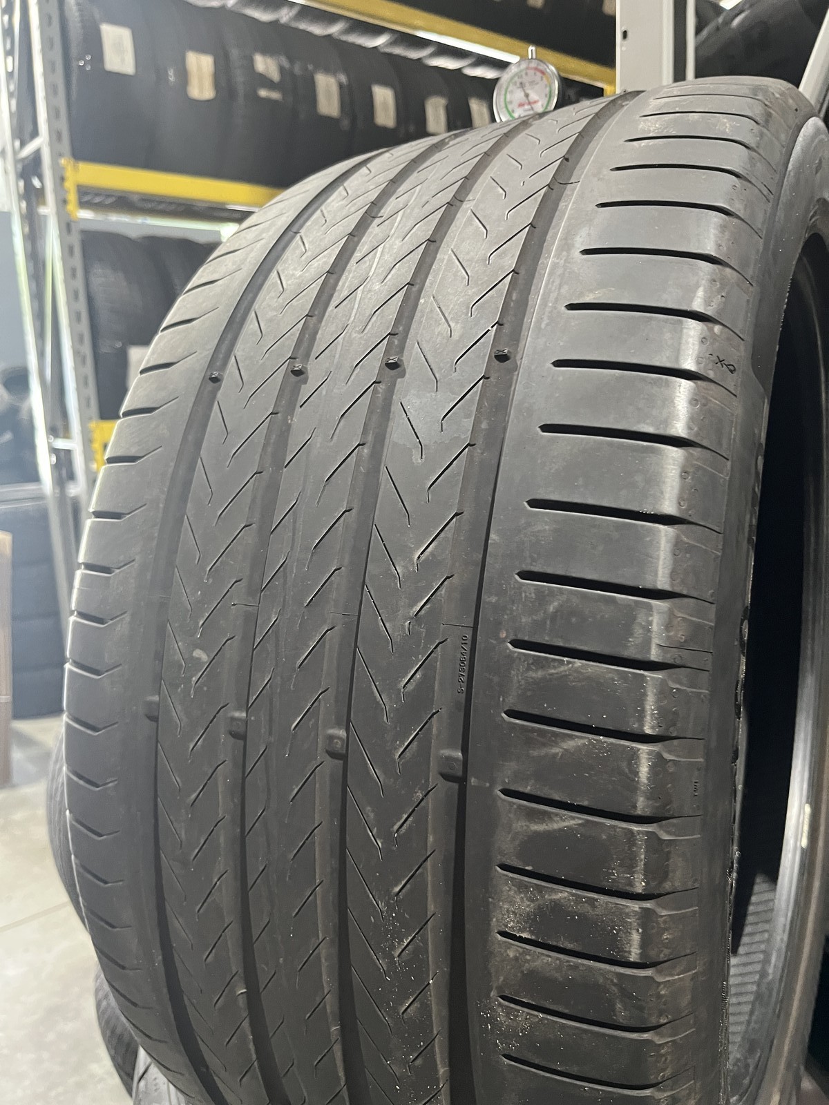 1 Continental EcoContact 6Q MO ContiSilent 325/40R22 114Y DOT.1625 6/32 NO Patch