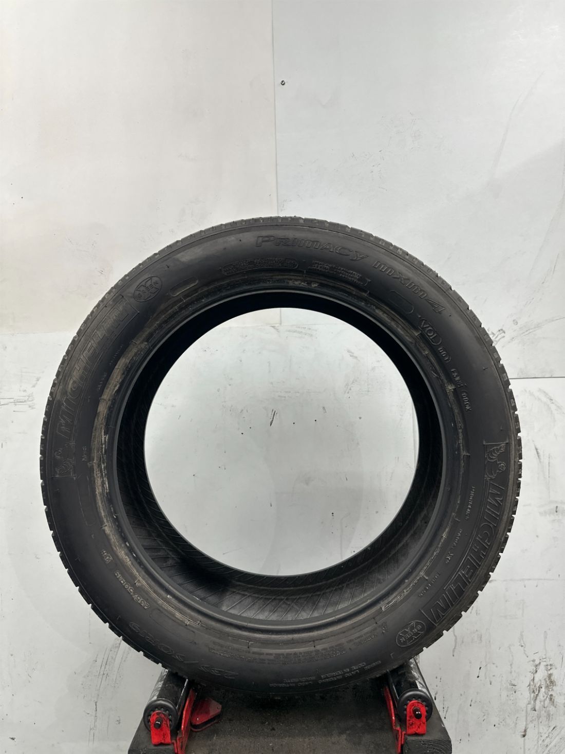1 Used Michelin Primacy MXM4 P235/50R19 2355019 235/50/19 99 H – 9/32