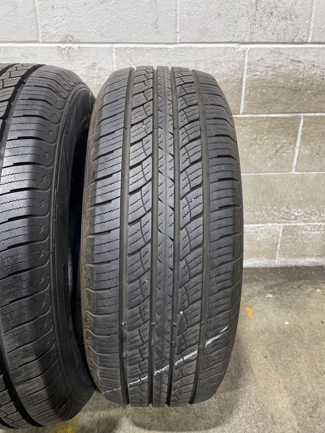 2x P255/60R18 West Lake SU 318 H/T 11/32 112 V Used Tires 2556018