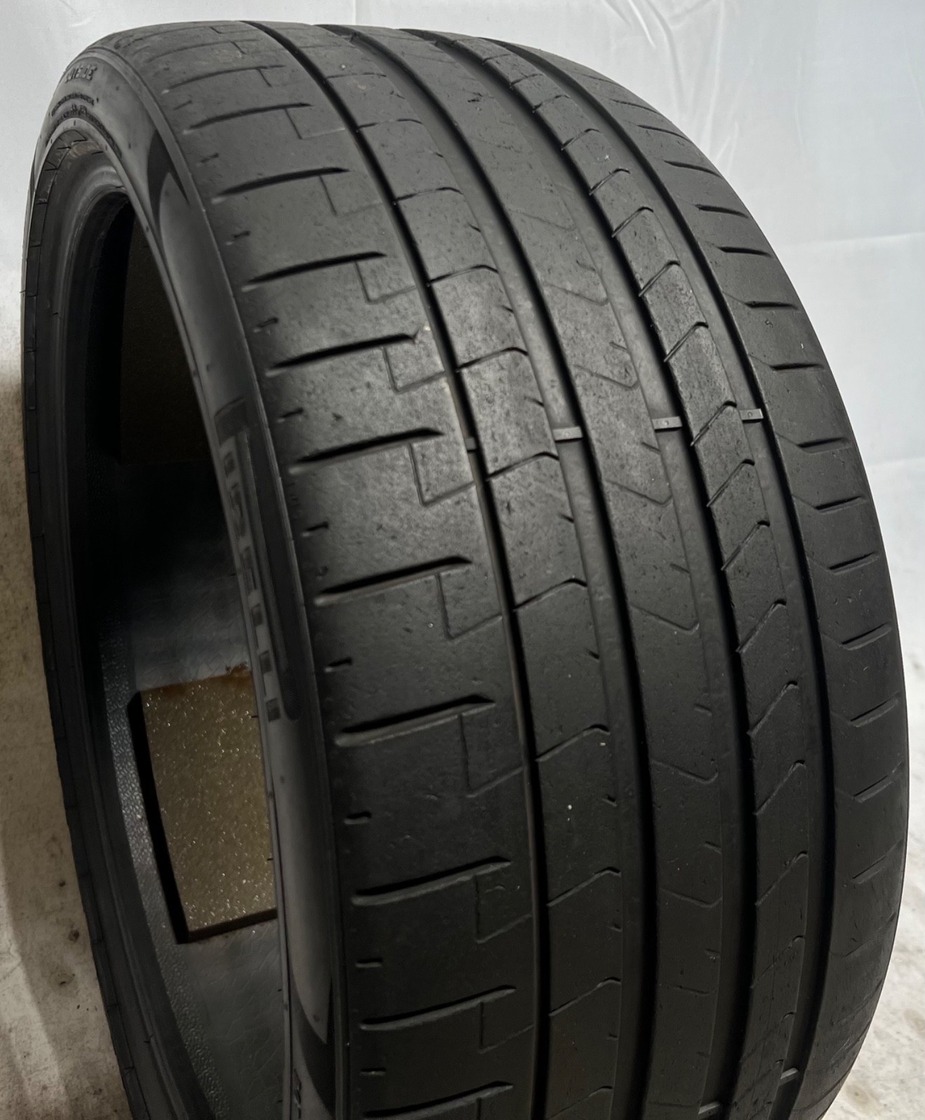 1 – NO REPAIRS 235/35ZR19 XL (91Y) Pirelli P Zero PZ4 PNCS (MC-C) McLaren 4154