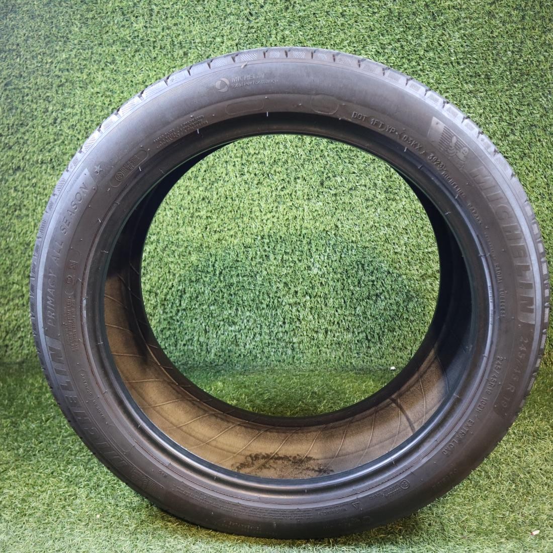 245 45 19 Michelin Primacy All Season 65% Tread 5/32 102H #26209