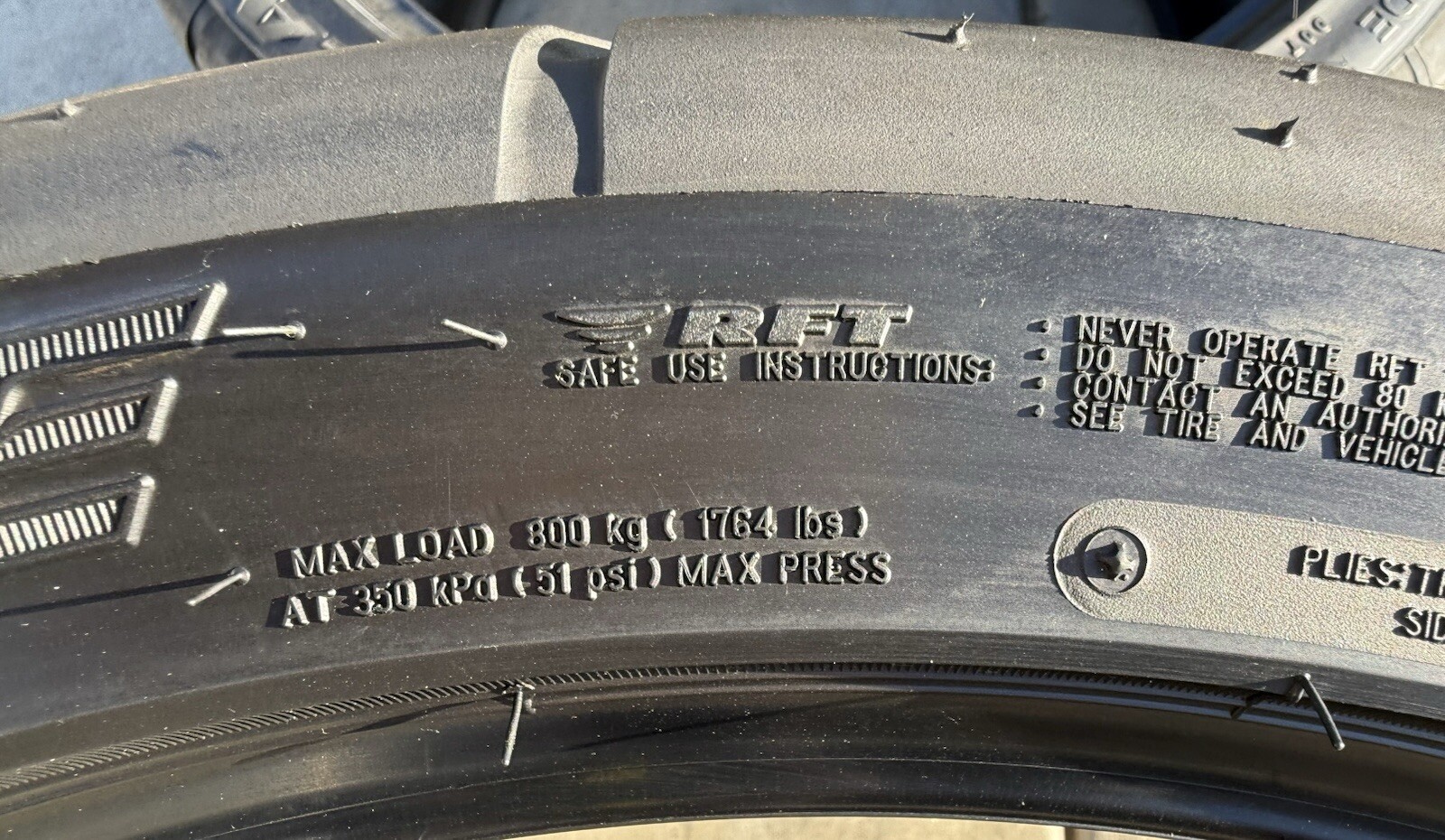 ONE BRAND NEW 285/35ZR20 (100Y) Bridgestone RE070R RFT Nissan GTR Run Flat Tire
