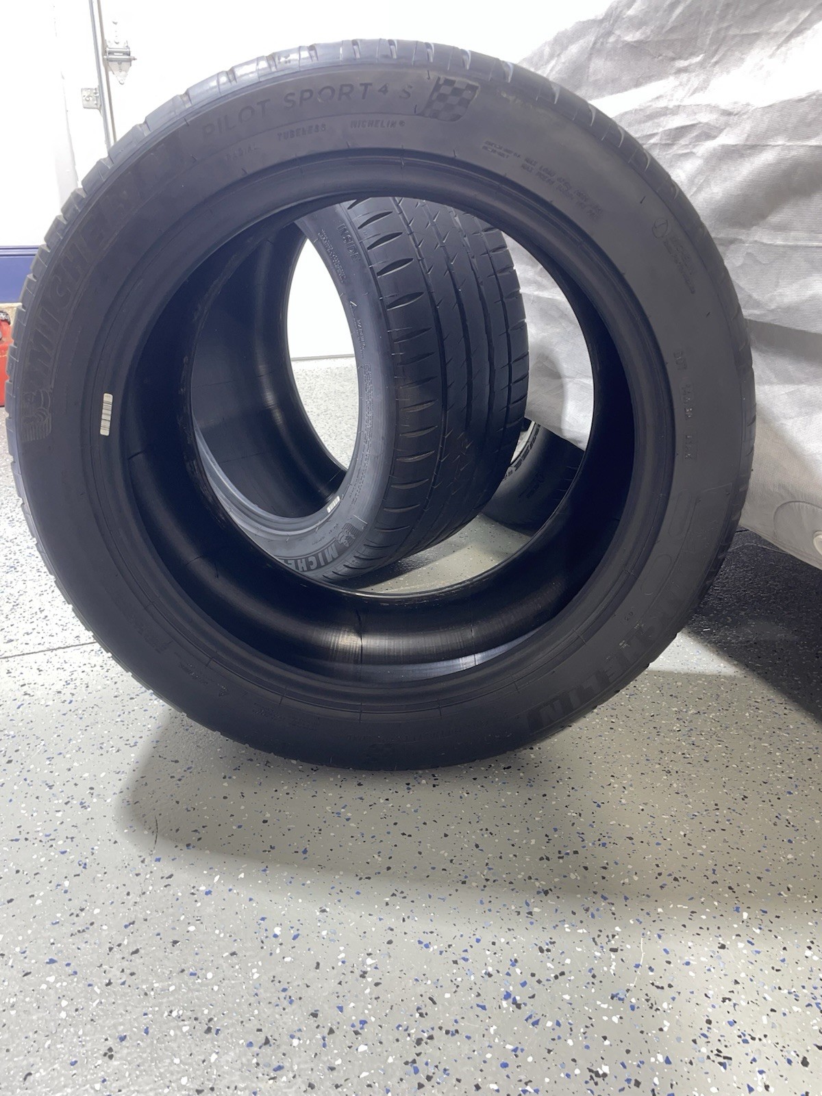 Michelin Pilot Sport 4S 255/45R18 Tires – Set of 2 – New/Unpackaged/Unused