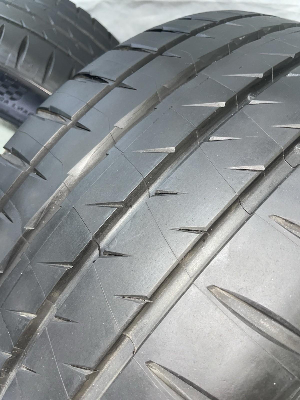 Michelin Pilot Sport 4S 255/45R18 Tires – Set of 2 – New/Unpackaged/Unused
