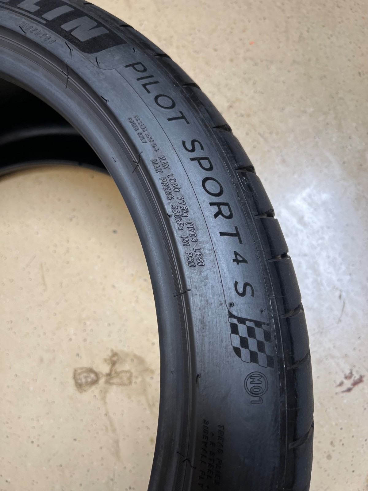 1 – TAKEOFF 265/35ZR20 XL (99Y) Michelin Pilot Sport 4 S (MO1) Mercedes – 6011