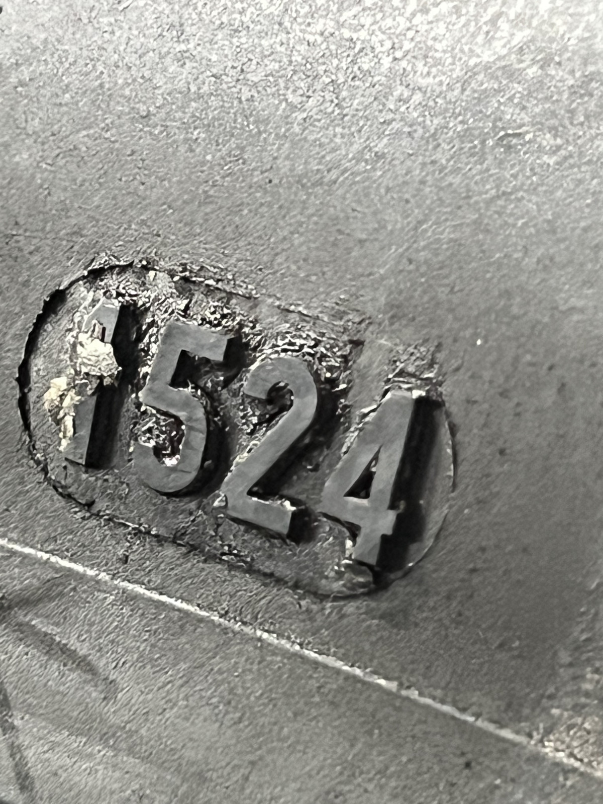 1 Tire Pirelli P Zero PZ4 MO-S PNCS 325/35R23 111Y DOT.1524 4.5/32 NO Patch