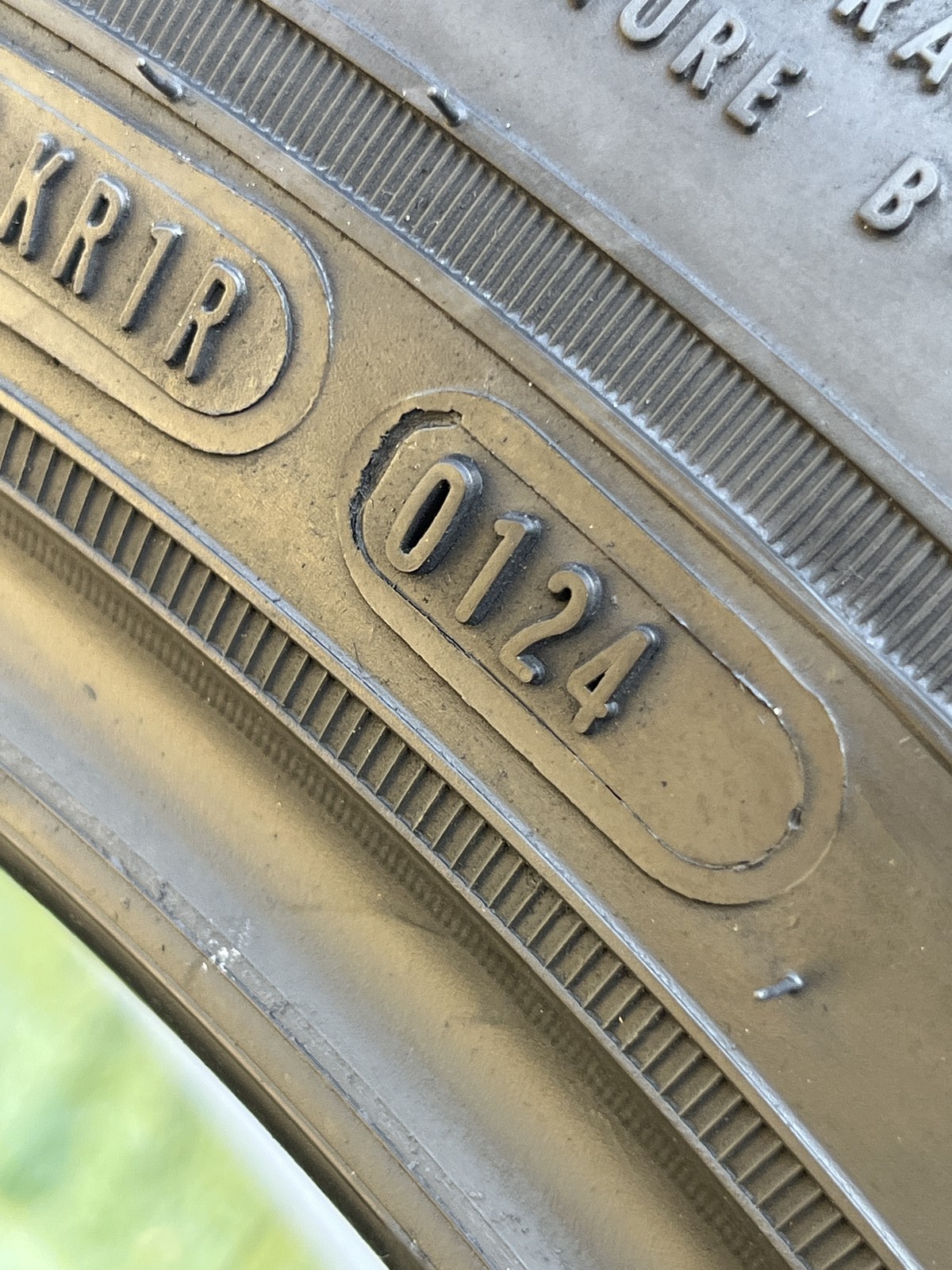 1 Tire Goodyear Assurance MaxLife 235/55E19 101V DOT.0124 10.75/32