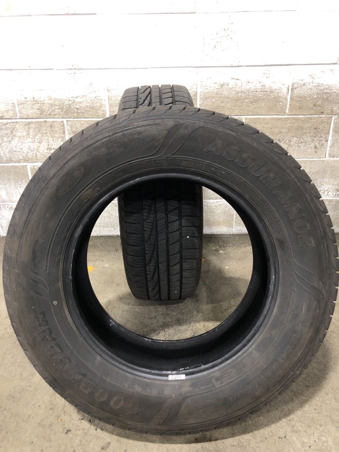 2x P255/65R18 Goodyear Assurance Weather Ready 10/32 111 T Used Tires 2556518
