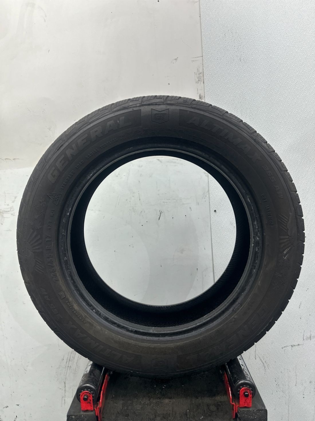 1 Used P225/55R17 General Altimax 365 AW 97 V – 10/32