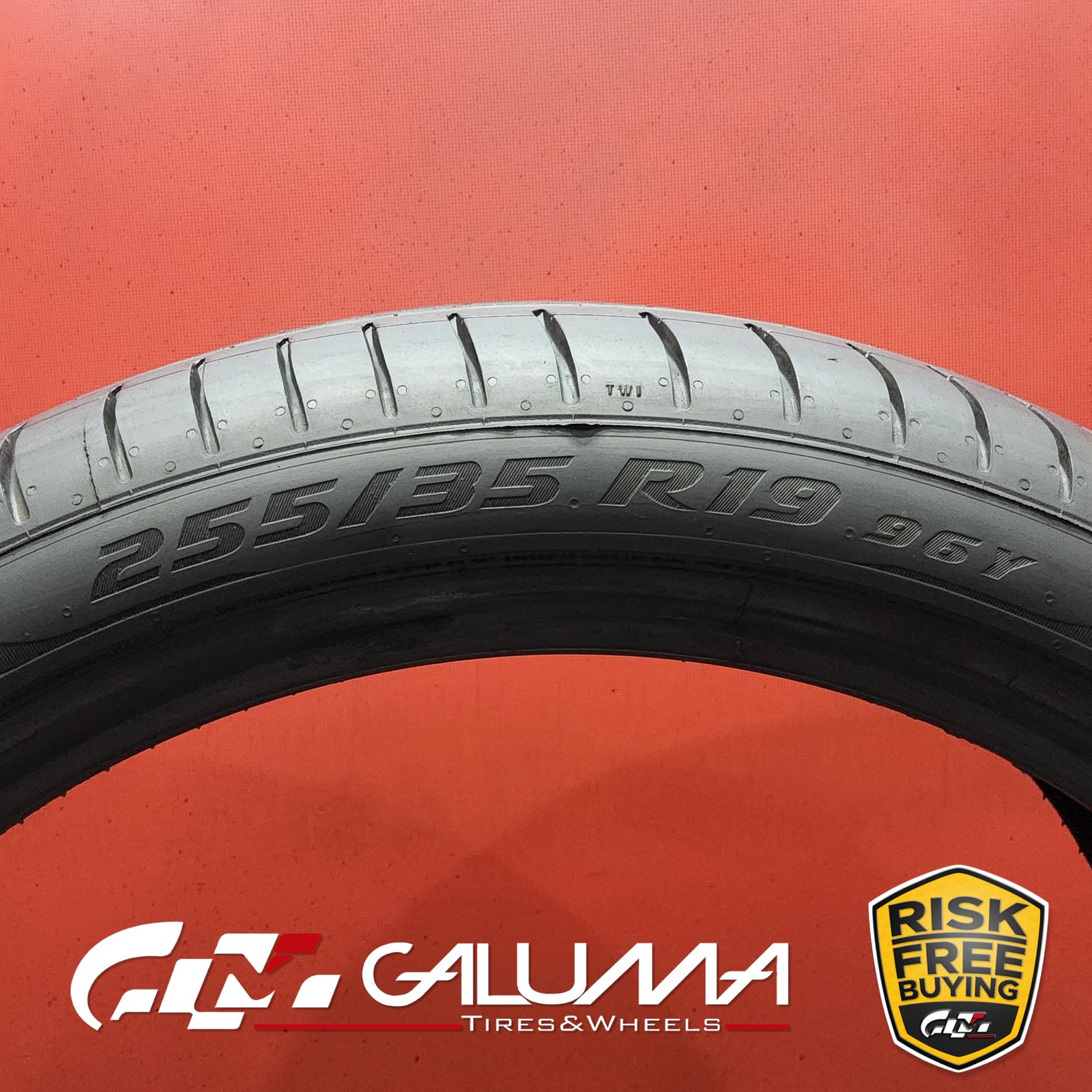 1 (One) Tire LikeNEW Pirelli P Zero PZ4 Run Flat MOE XL 255/35R19 No Patch 93558