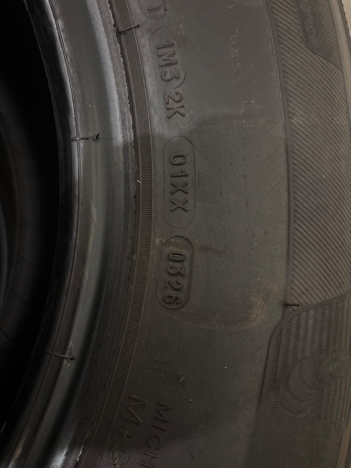 1 Michelin Defender LTX M/S 245/75/16 111T Highway All-Season Tire