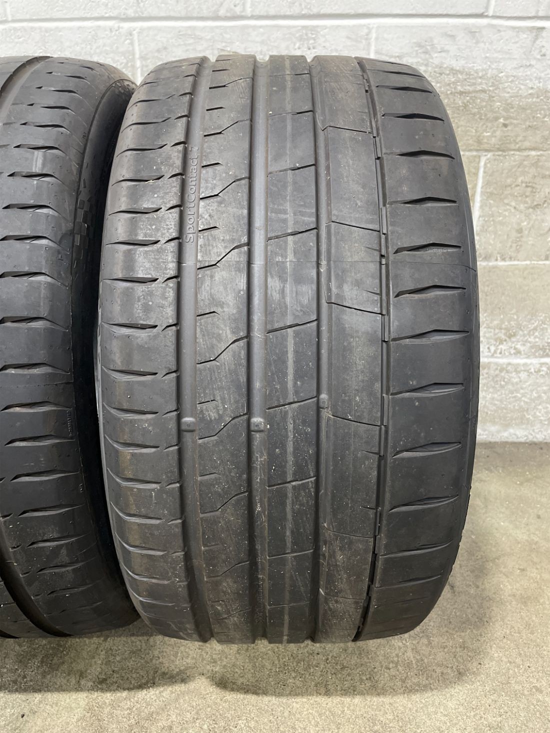 2x P285/40R20 Continental SportContact 7 8/32 108 Y Used Tires 2854020